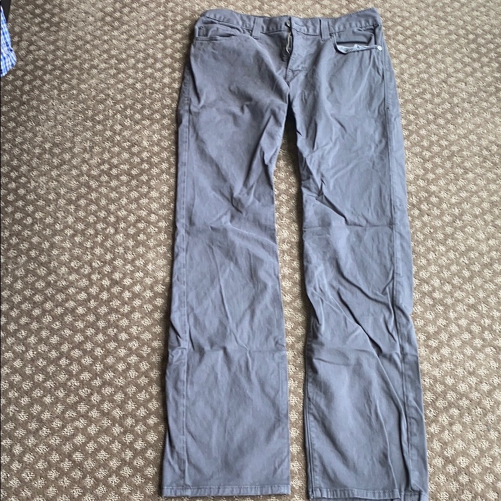 Fidelity men’s grey chino pant